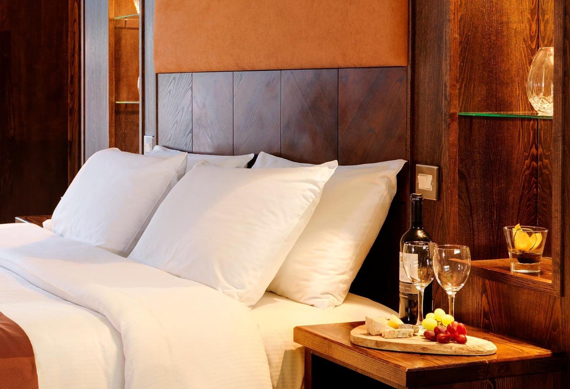 Cavan Crystal Hotel Buitenkant foto