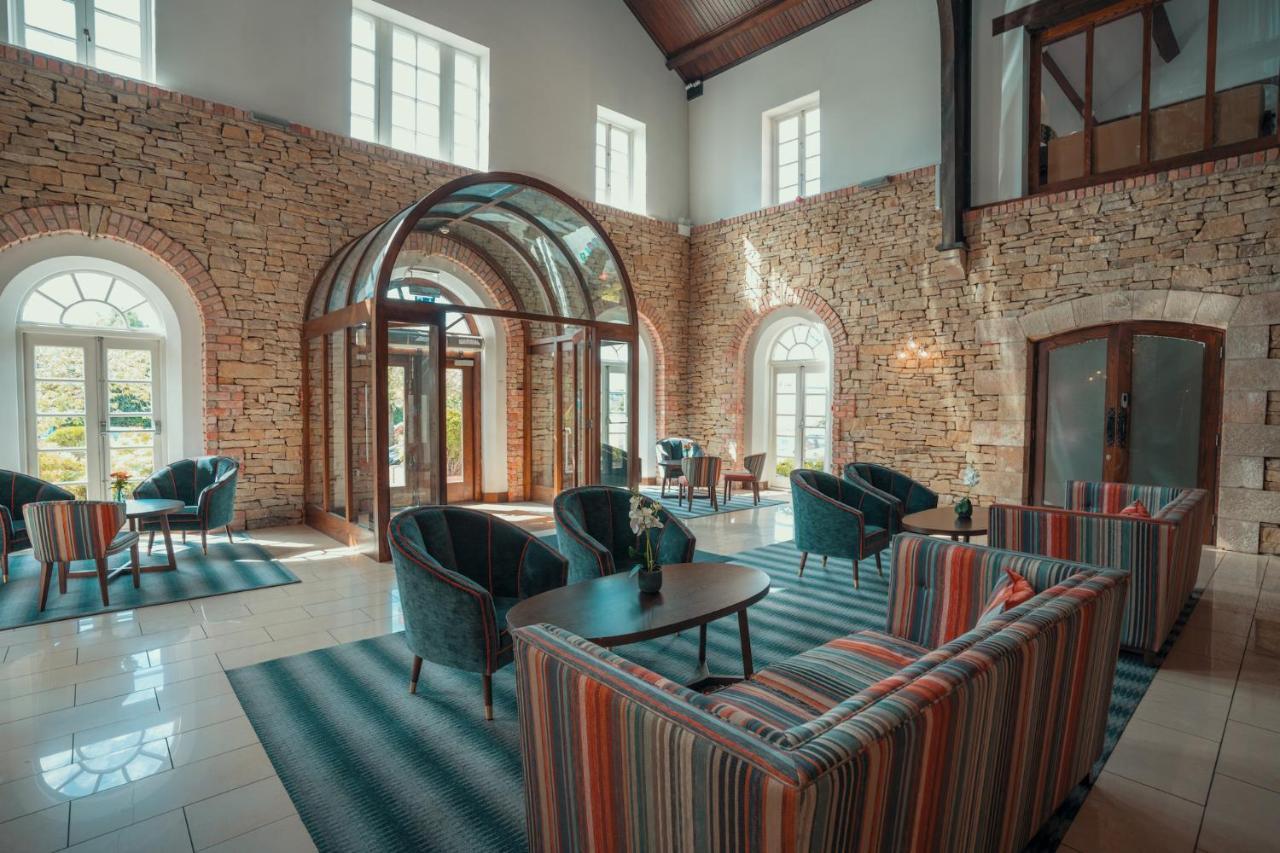 Cavan Crystal Hotel Buitenkant foto