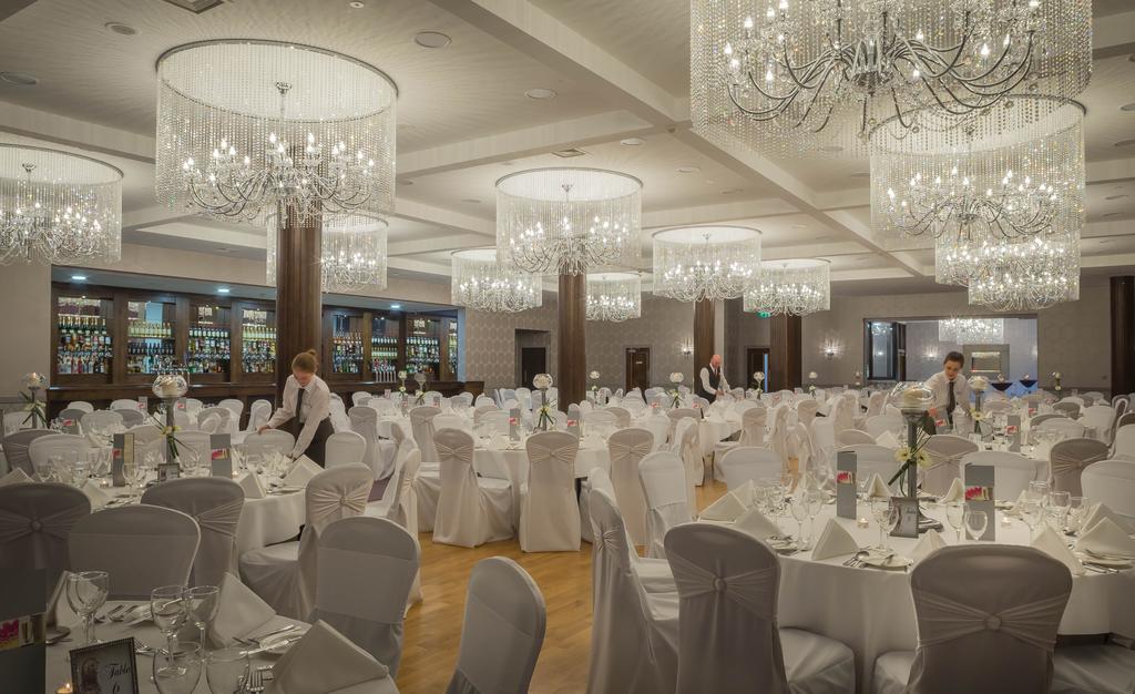Cavan Crystal Hotel Buitenkant foto